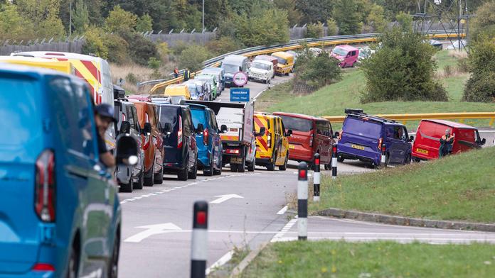 Zvláštní rekord pro Ford. Konvoj dodávek se zapsal do Guinnessovy knihy