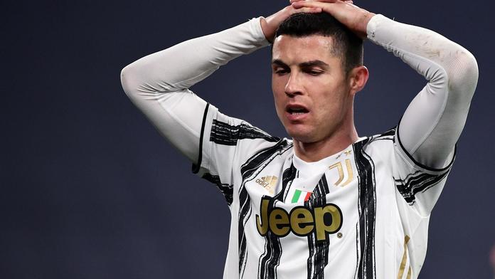 Modelka chce po Ronaldovi skoro dvě miliardy za údajné znásilnění