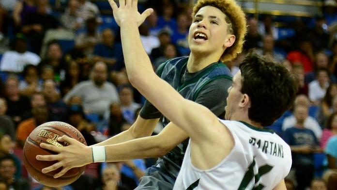 Patnáctiletý basketbalista nasázel během jednoho utkání 92 bodů!