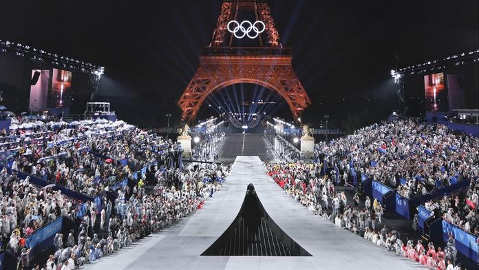 Zahájení OH v Paříži: Prudký liják, olympionici na Seině a zpívající Céline Dion