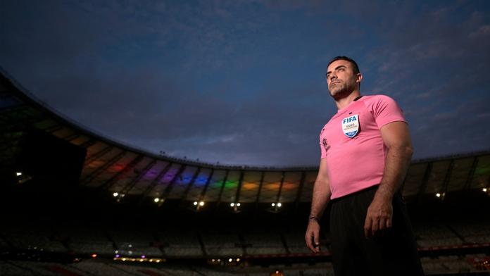 Mezi fotbalisty je tak 40 procent gayů, myslí si homosexuálně orientovaný sudí