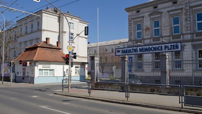 Smrt matky 6 dětí po porodu v Plzni. "Byla zdravá!" tvrdí šokovaná rodina