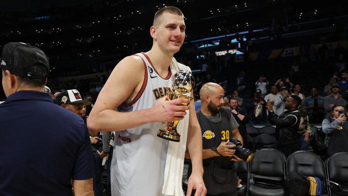 Jokič je potřetí nejužitečnějším hráčem NBA. Rodinu jsem nepozval, smál se