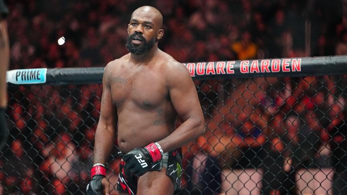 Náhlý konec legendy UFC. Řeší se i právní kauza s polonahou ženou