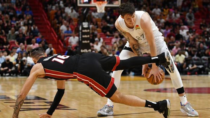 Satoranský s Krejčím v NBA bodovali, jejich týmy ovšem prohrály