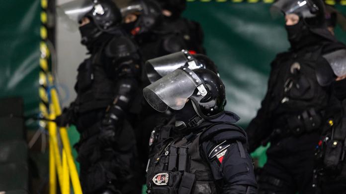 Drama při hokeji v Žilině. Po tvrdé bitce fanoušků zasahovala policie