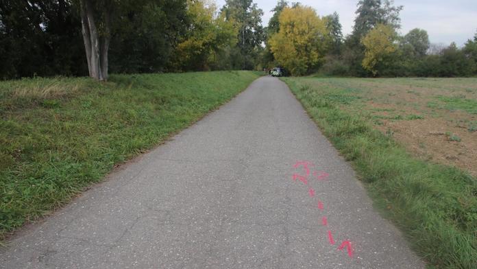 Střet cyklisty s ženou s dětským kočárkem