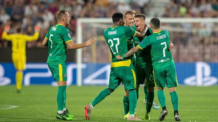 Slavia vyhrála v Kluži. Jediný gól vstřelil Masopust, Kolář chytil penaltu
