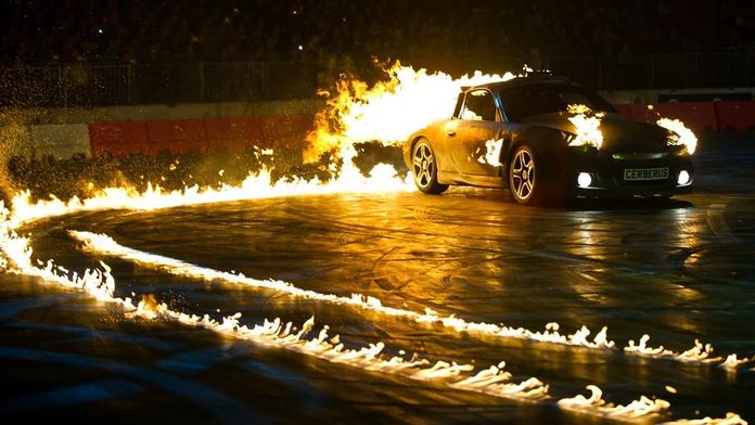 Rychle a zběsile živě! Show TopGearu totiž skončila...