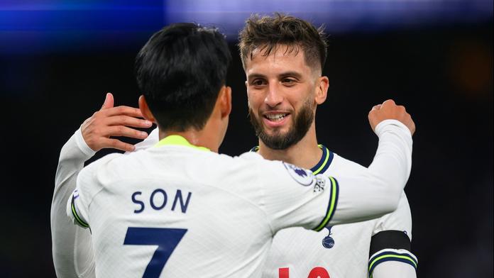 Tvrdý trest. Rasistický vtip na spoluhráče záložníkovi Tottenhamu neprošel
