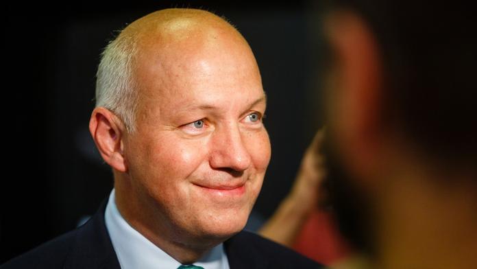 Senátor Pavel Fischer bojuje s covidem, onemocněla i jeho dcera