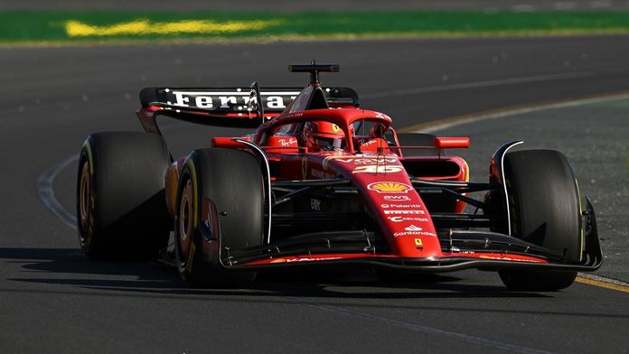 Verstappen nebyl ani jednou nejrychlejší. V tréninku se dařilo Leclercovi