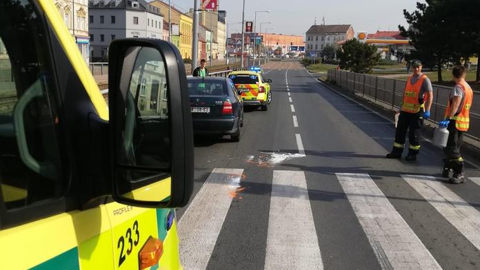 Senior přehlédl kluky na přechodu v Krnově, srazil je v plné rychlosti