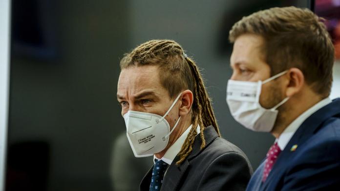 Starostové zničili Piráty. Politolog vysvětlil důvody jejich úspěchu