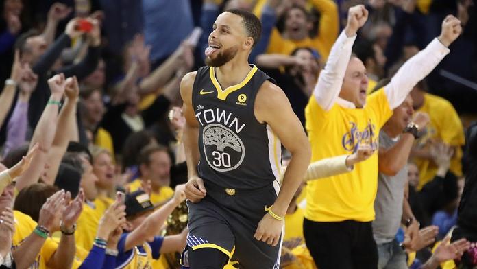 Curry se vrátil do sestavy a Golden State navýšili vedení v sérii!