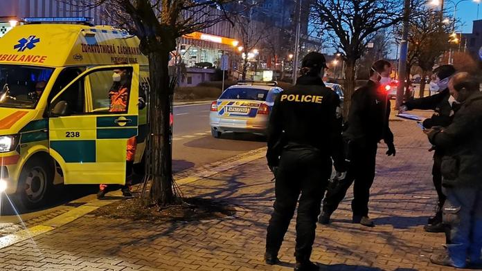 Divoký víkend v Plzeňském kraji: Dva muži jsou vážně pobodaní