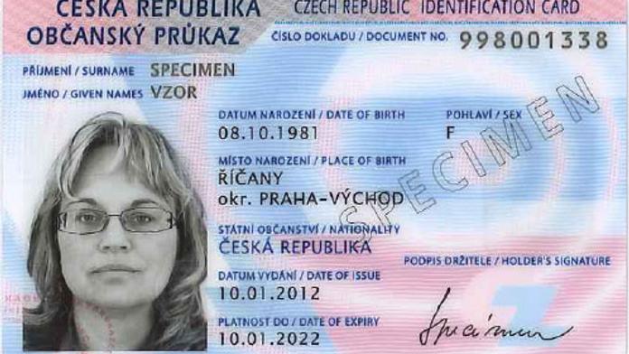 Máte novou občanku? Na úřadech i v nemocnici vás čekají potíže