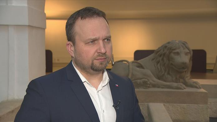 Spory ve vládě nejsou, 5 000 korun na dítě lidé dostanou v srpnu, tvrdí Jurečka