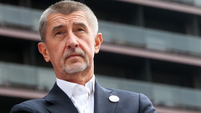Babišovi začaly odtikávat hodiny. Do 15 dnů musí být bez Agrofertu!