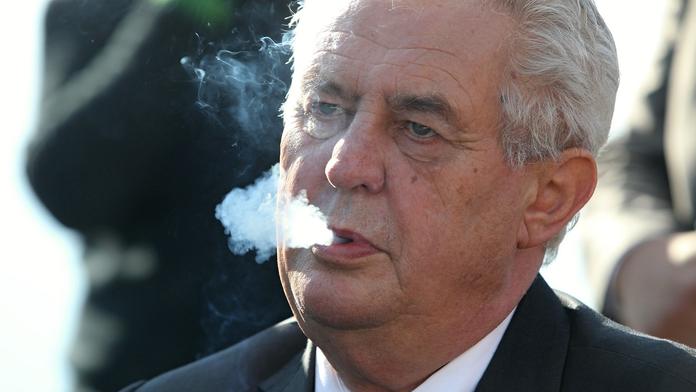 Zeman vetoval školský zákon! Inkluze ani povinná školka zatím nebudou