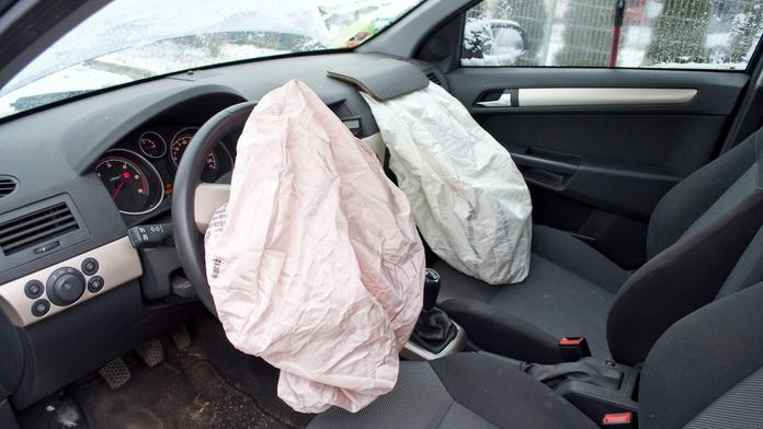 Pokračování obří kauzy: Tři automobilky svolávají do servisů přes sedm milionů aut