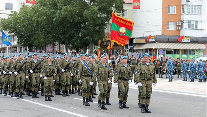 Vojenská přehlídka v hlavním městě Podněstří Tiraspolu
