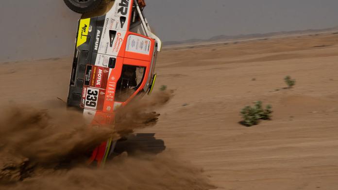 Vážná nehoda! Kolomý havaroval v posledním testu na Dakar