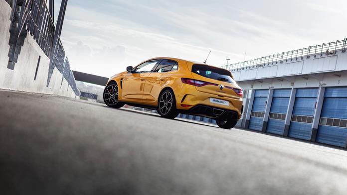 Hodně ostrý Renault. Automobilka vyladila Mégane na 300 koní!