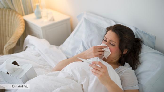 Běžná rýma, anebo covid? Odlišit se dají jen jedním způsobem, říká lékařka