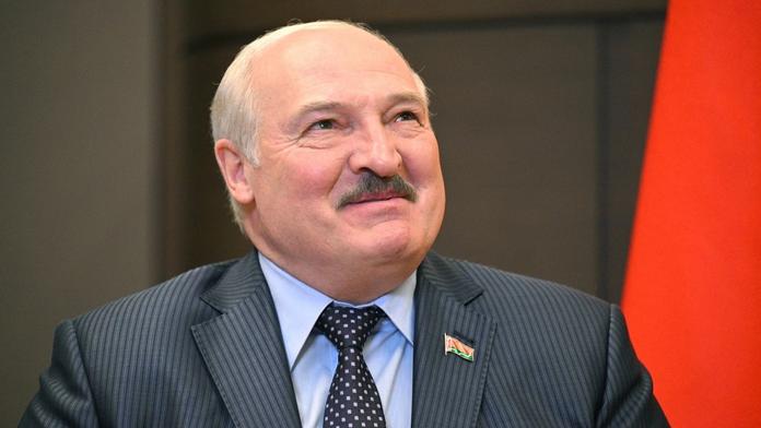 Lukašenko poslal vojáky na hranice s Ukrajinou. Vyhrožuje globální válkou