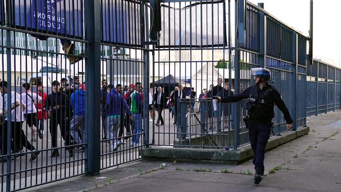Někteří policisté cíleně hledali problémy, říká starosta Liverpoolu po Lize mistrů