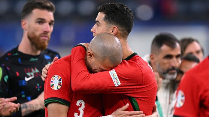 Ronaldo zadržel slzy a utěšoval parťáka. Jsme jako bratři, vzkázal Pepe