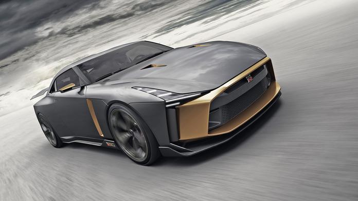 Nissan ohromuje. Tohle zlaté GT-R nezná žádný limit