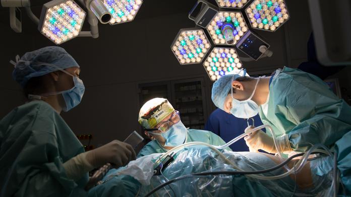 Orgánů se kvůli covidu-19 dočkalo méně pacientů. Chybějí dárci