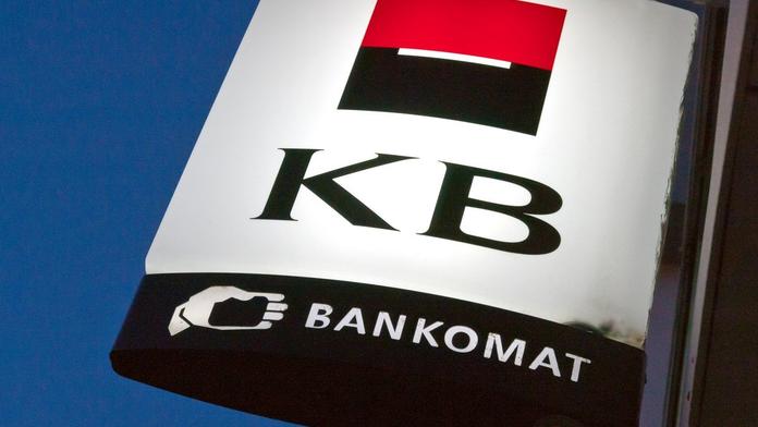 Statisícům lidí se mění podmínky účtu. SROVNÁNÍ nabídky bank