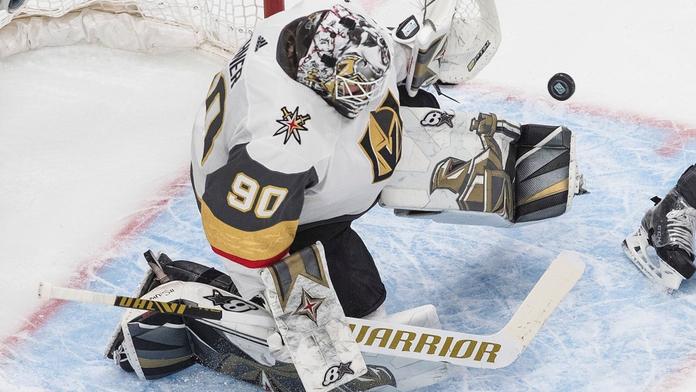 Islanders se povedl obrat proti Flyers, bezchybný Lehner vynuloval Vancouver