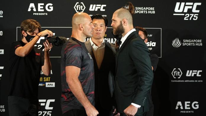 Soupeř Procházky vyšachován z boje o titul v UFC. Musí doufat v novou šanci