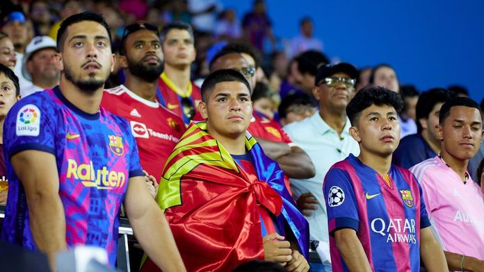 Barcelona nemůže prodávat dresy s Lewandowským. Důvod je hodně kuriózní