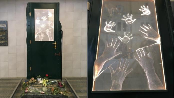 Proč?! Památník Wintonových dětí na Hlavním nádraží zničil vandal