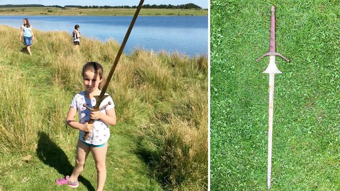 Dívka (7) našla meč v jezeře, kde podle legend skončil Excalibur