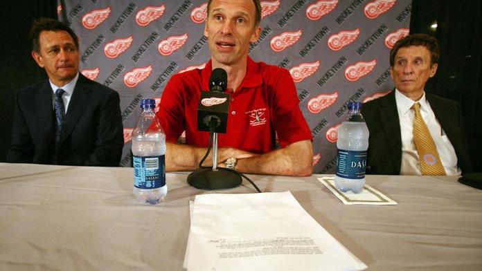 Smutek v Detroitu: Zemřel majitel Red Wings a Tigers!