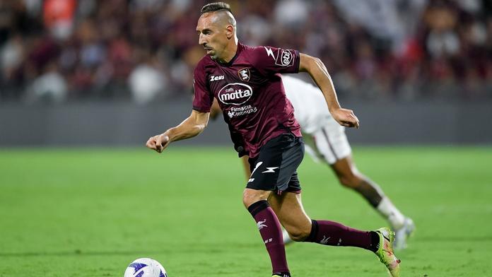 Legenda Bayernu Mnichov a vítěz Ligy mistrů ukončil v 39 letech kariéru