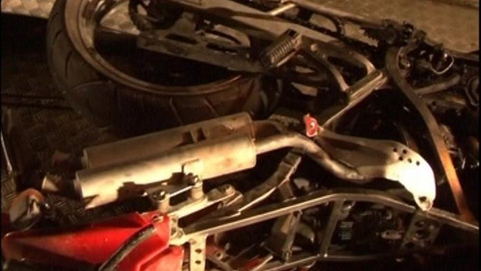 Motorkáře sundal ze sedla polystyren