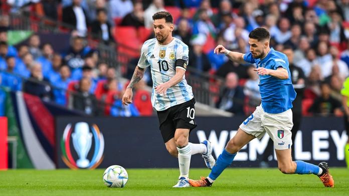 Argentina v bitvě gigantů přejela Itálii, Chiellini se loučil porážkou