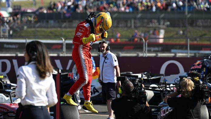 Hamilton rozpálil Silverstone! Doma urval pole position o 11 tisícin