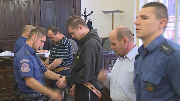 Dívku (18) unesli a znásilňovali v karavanu, soud potvrdil tresty