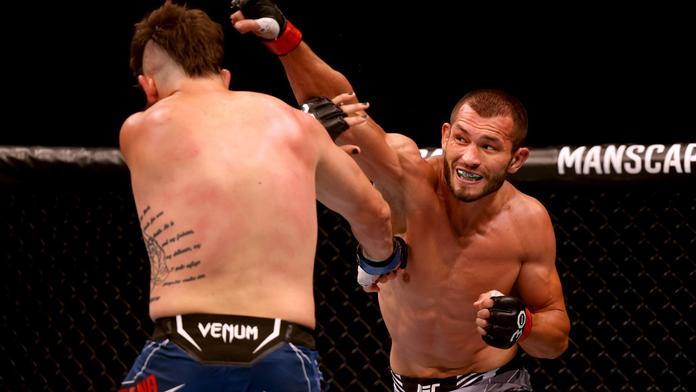 Machmud Muradov v souboji s Barberenou