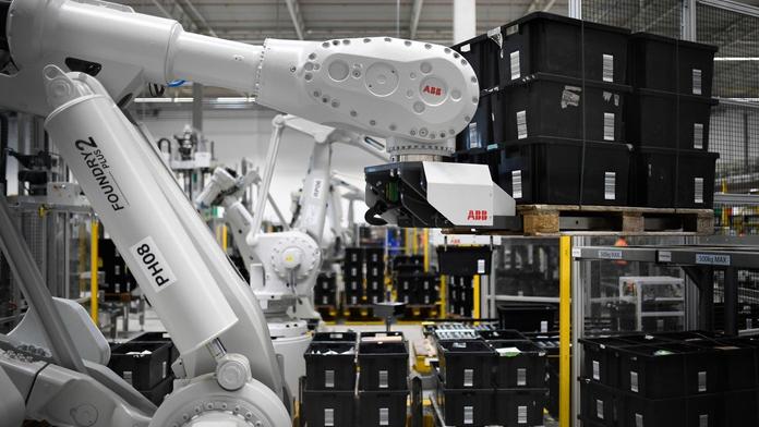 Vzpoura strojů? Robot otrávil sprejem proti medvědům 24 lidí!