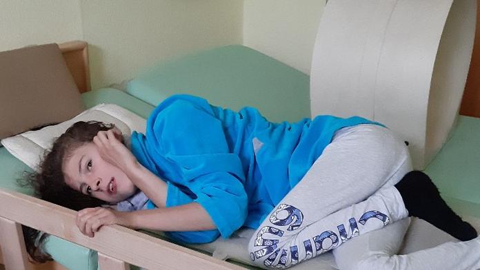 Těžce nemocné Lexi by pomohla unikátní léčba. V Česku se ale neprovádí