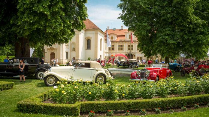 Oslavy Ferrari, výstava veteránů a bohatý doprovodný program